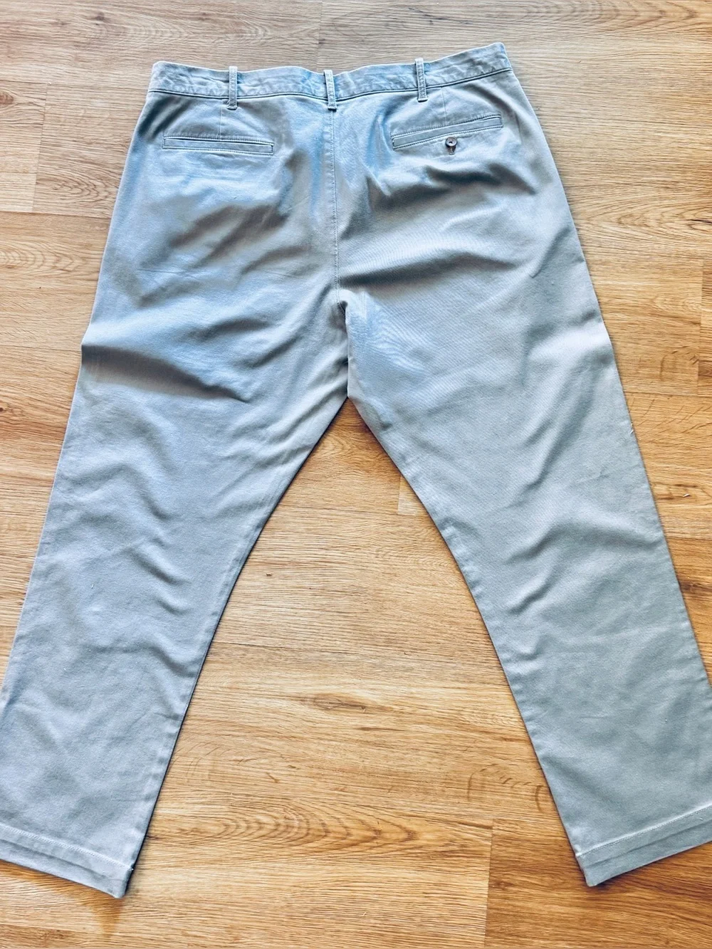 J. Crew Men's Light Gray Chino Pants